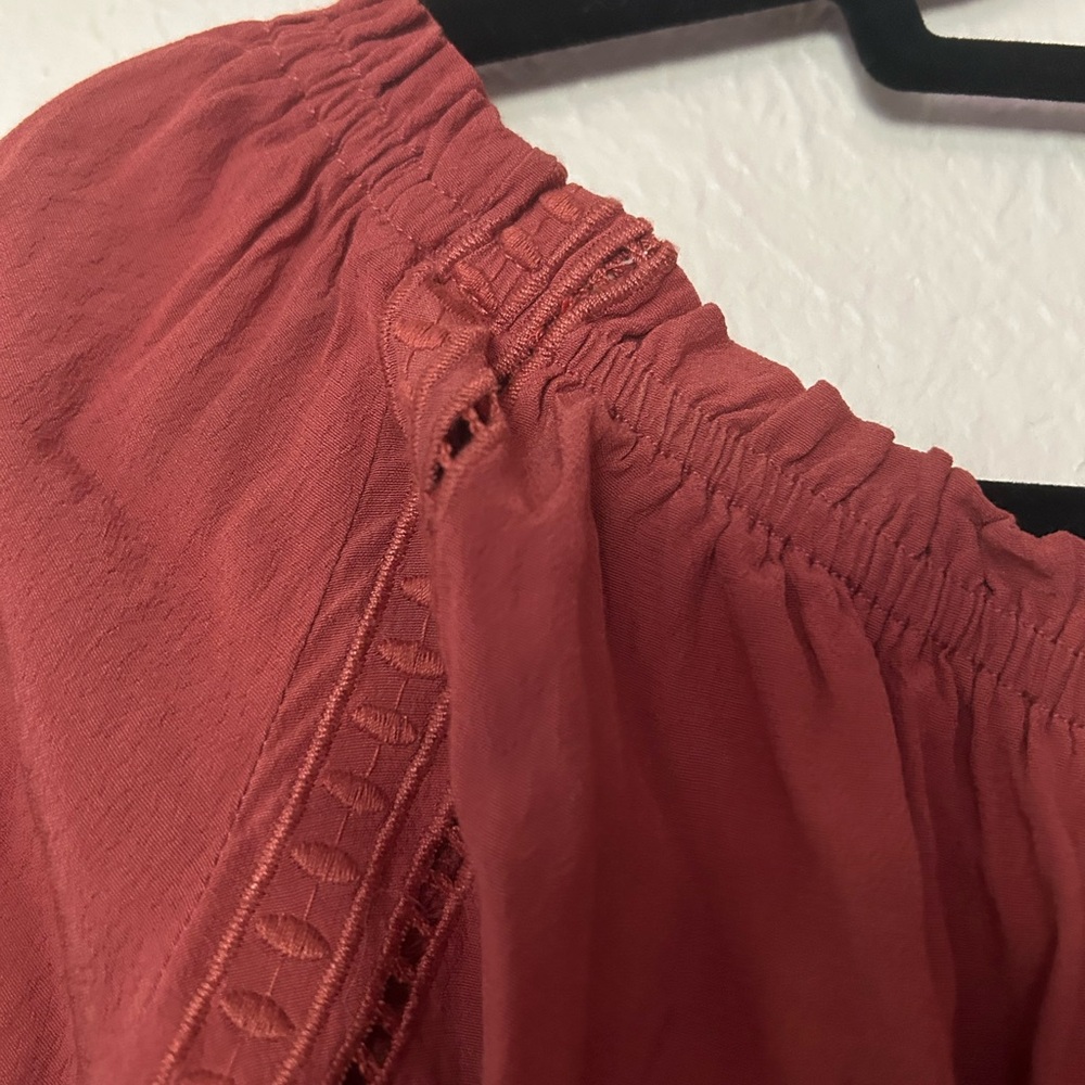 Women's Rust Off-Shoulder Top - Picture 5 of 6